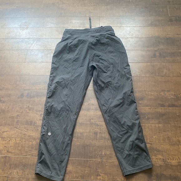Lululemon Grey mid rise cropped Dance Studio - Picture 13 of 15